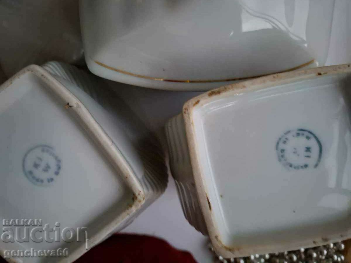 Set de porțelan retro bulgăresc pentru condimente - 5 Set de porțelan retro bulgăresc pentru condimente - 5