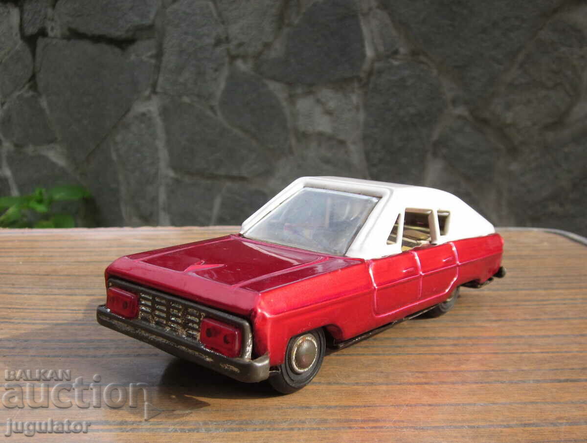 стара механична метална ламаринена играчка количка от соца с цена 30.00 лв. | € 15.34