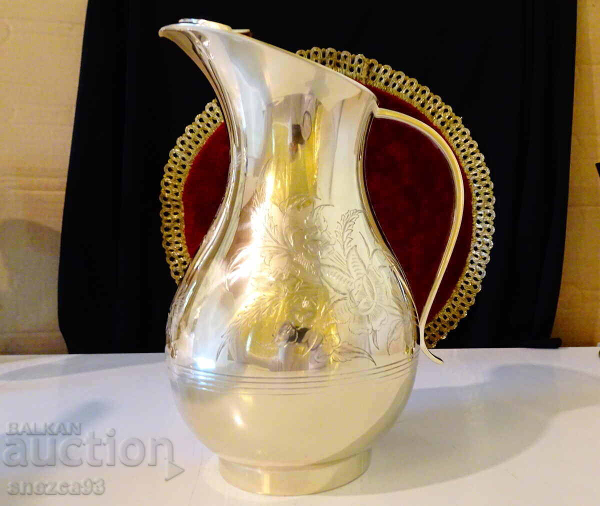 Dazzling wine jug, nickel silver.