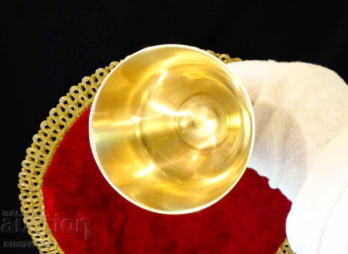 Auction Service of bronze wine glasses, unique Auction Service of bronze wine glasses, unique