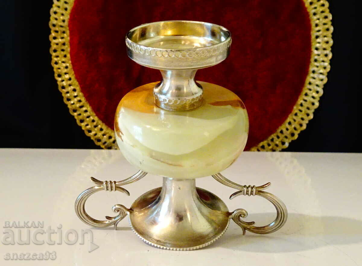 Silver plated onyx vase. - 6 Silver plated onyx vase. - 6