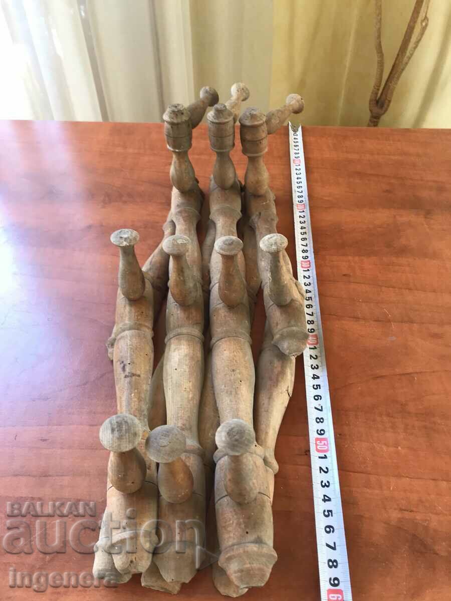 Auction HANGER HANGER WOOD EXTENDABLE WALL Auction HANGER HANGER WOOD EXTENDABLE WALL