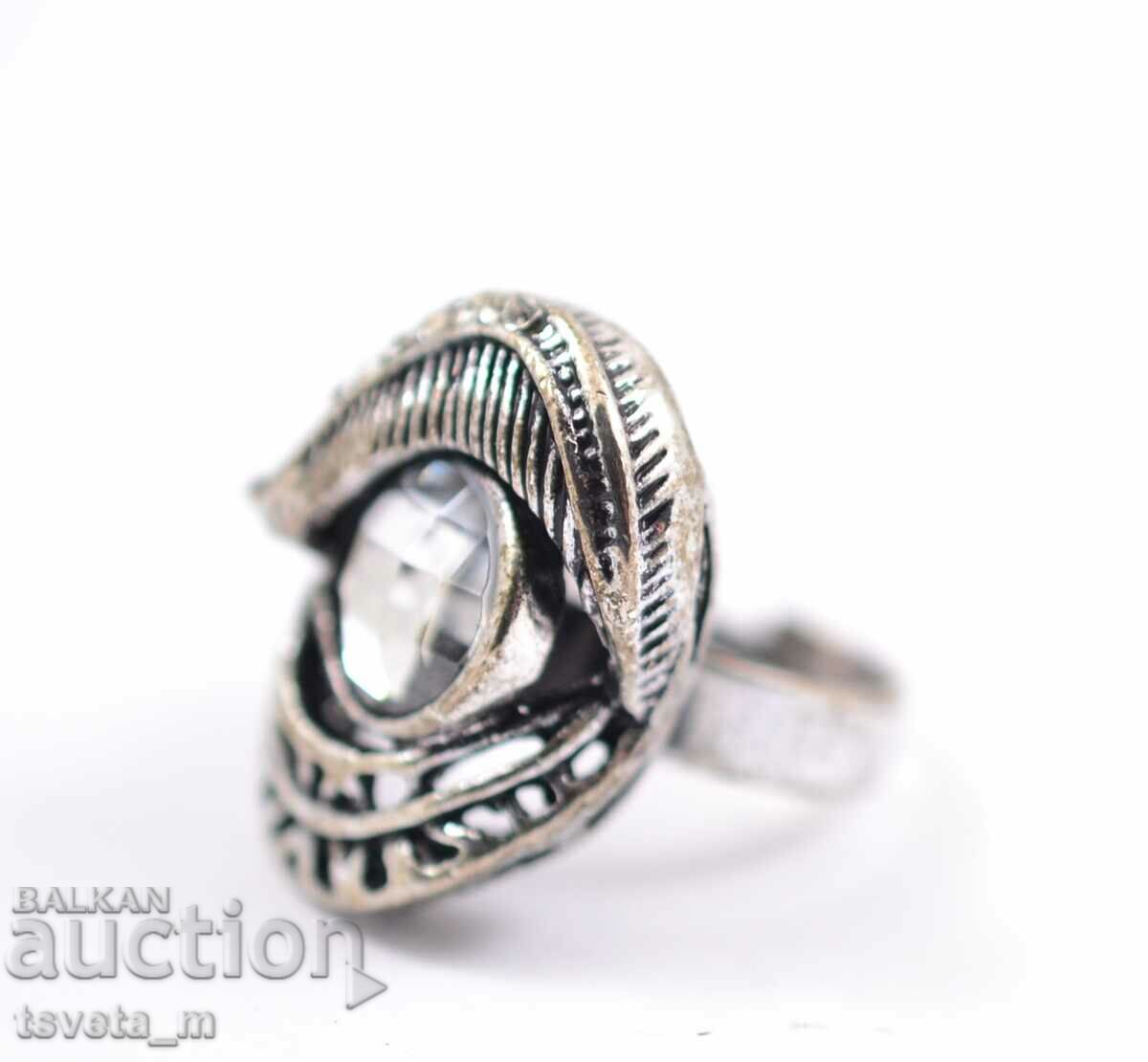 Auction Women's resizing ring Auction Women's resizing ring