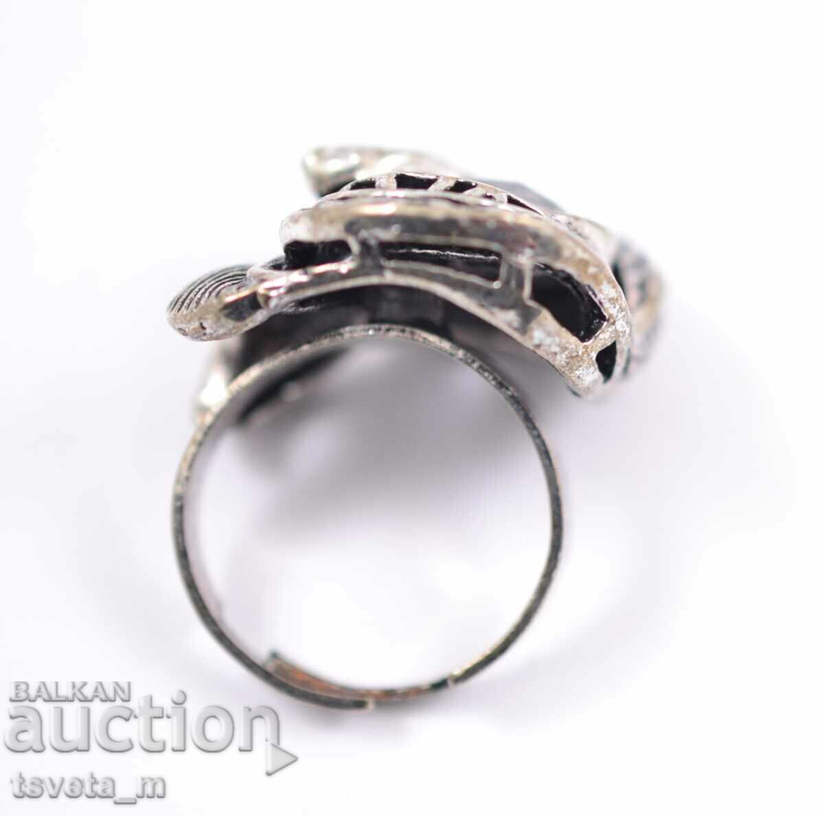 Delivery of Women's resizing ring Delivery of Women's resizing ring