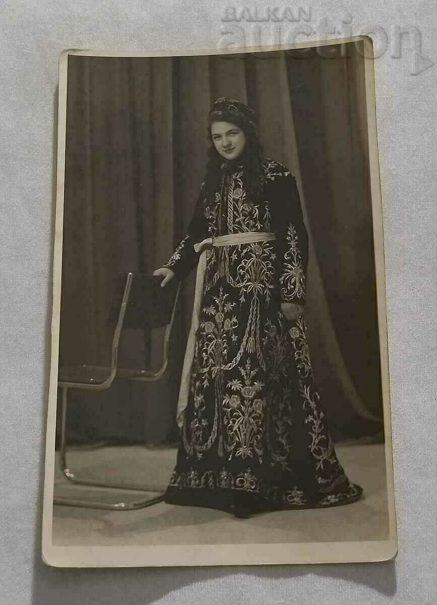 JUDAISTIC GIRL IN SEPHARADIC COSTUME ST. ZAGORA PHOTO 1943