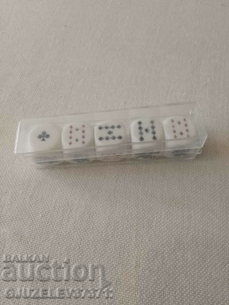 1950 г винтидж пълен комплект , зарове за покер с цена 50.00 лв. | € 25.56 1950 г винтидж пълен комплект , зарове за покер с цена 50.00 лв. | € 25.56