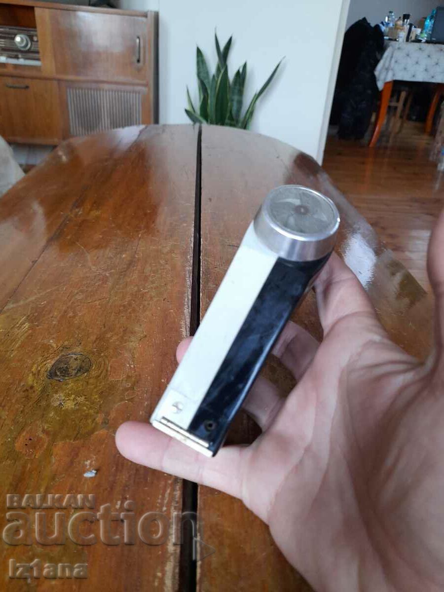 Old electric shaver with price 22.00 BGN | € 11.25 Old electric shaver with price 22.00 BGN | € 11.25