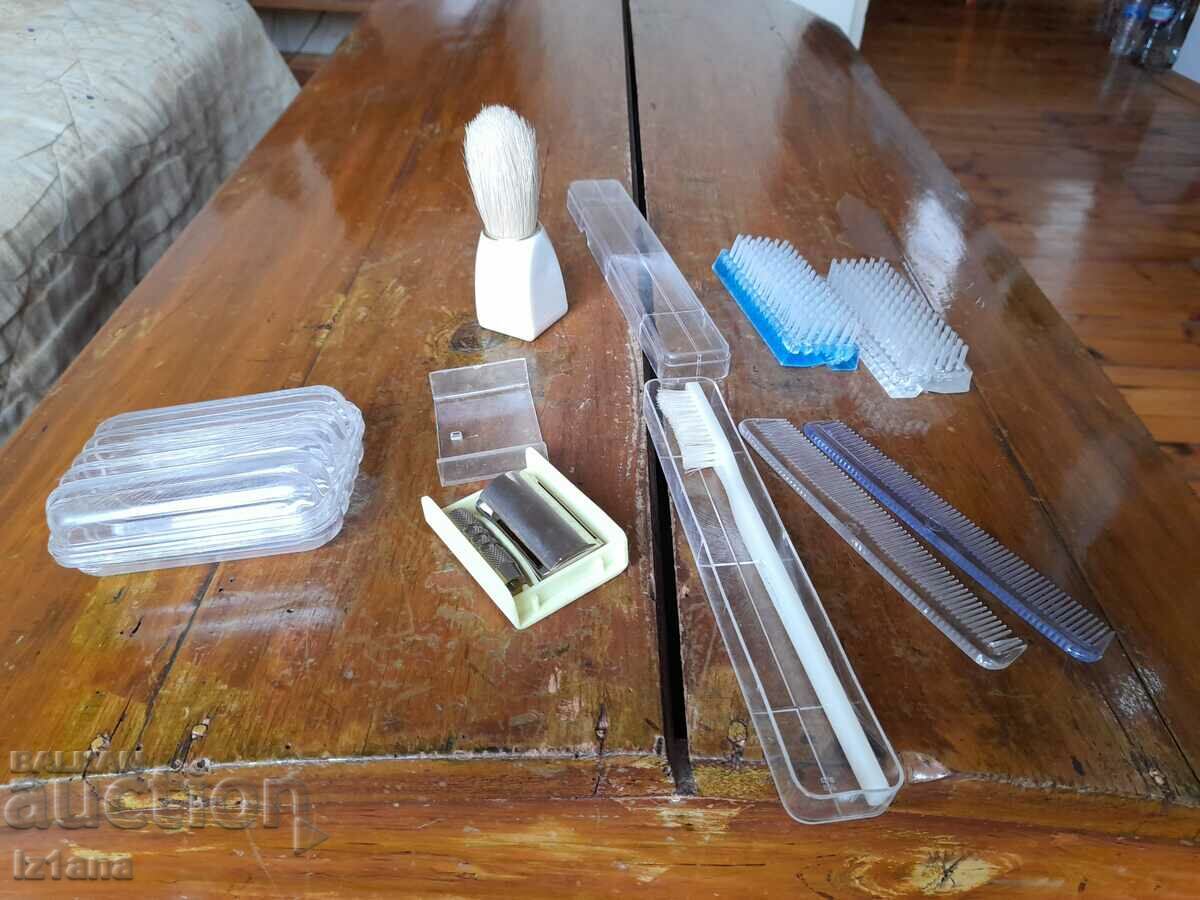 Trusa de bărbierit bătrâni, igiena personală cu preț 55.00 BGN | € 28.12 Trusa de bărbierit bătrâni, igiena personală cu preț 55.00 BGN | € 28.12