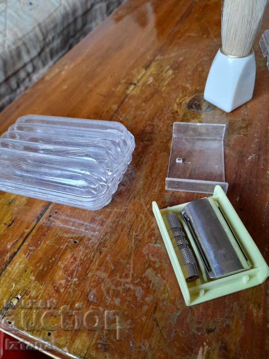 Trusa de bărbierit bătrâni, igiena personală - 5 Trusa de bărbierit bătrâni, igiena personală - 5