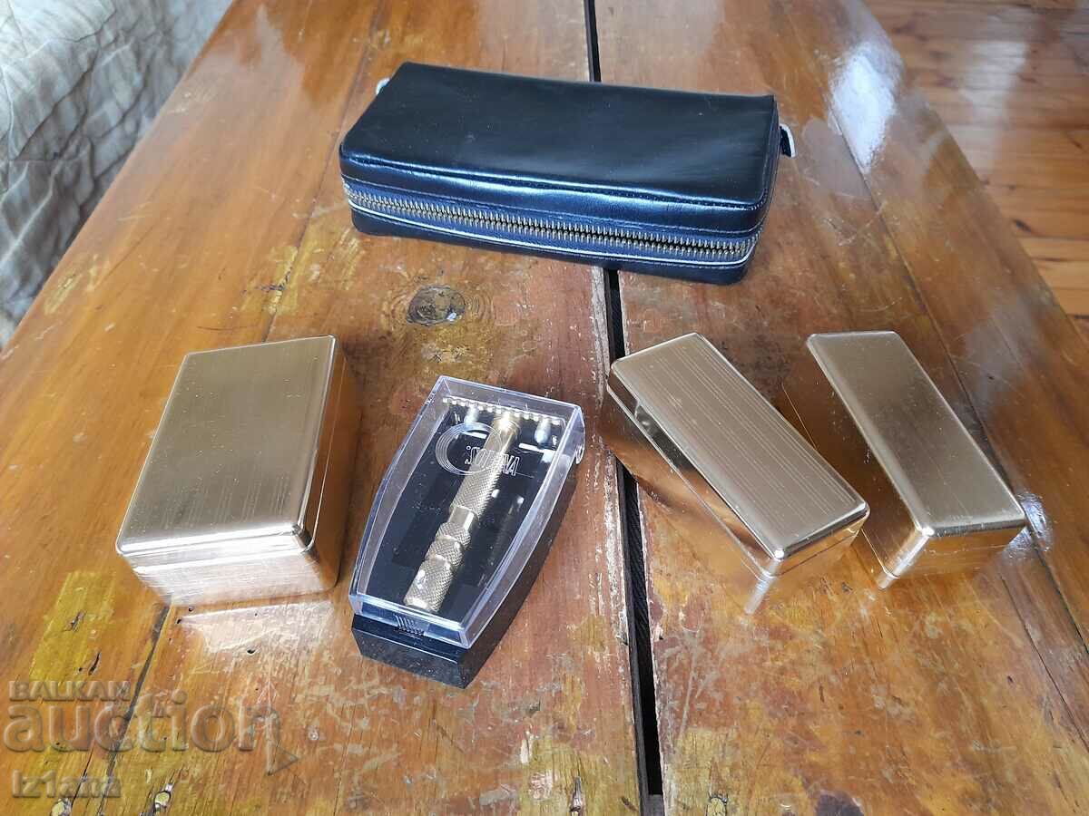 Auction  Old men's shaving kit