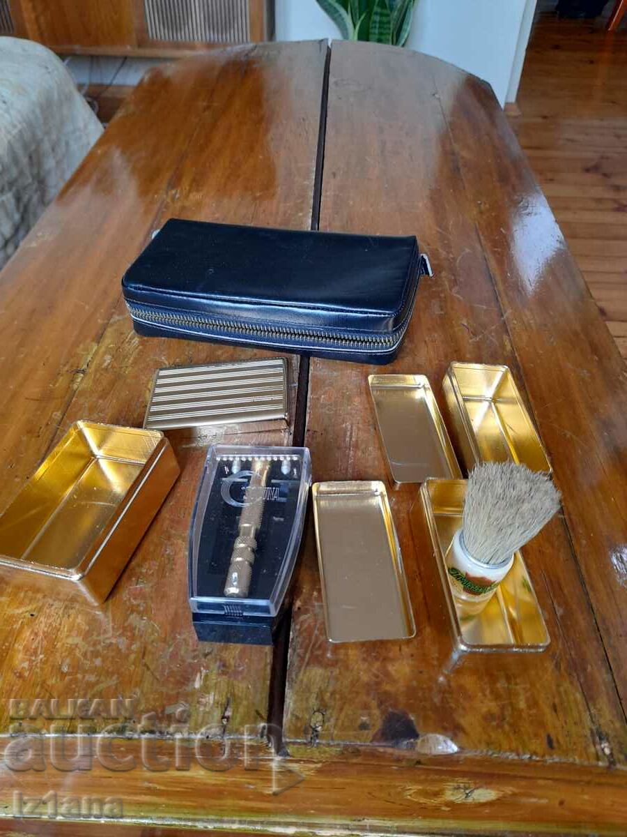 Delivery of Old men's shaving kit