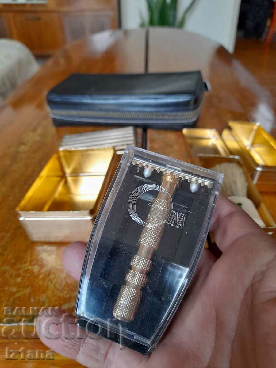 Old men's shaving kit - 6