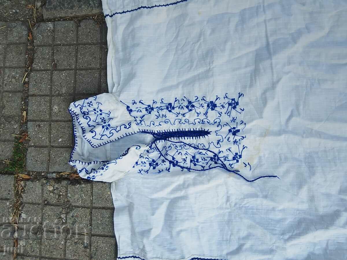 Delivery of Embroidery nightgown looks new Delivery of Embroidery nightgown looks new