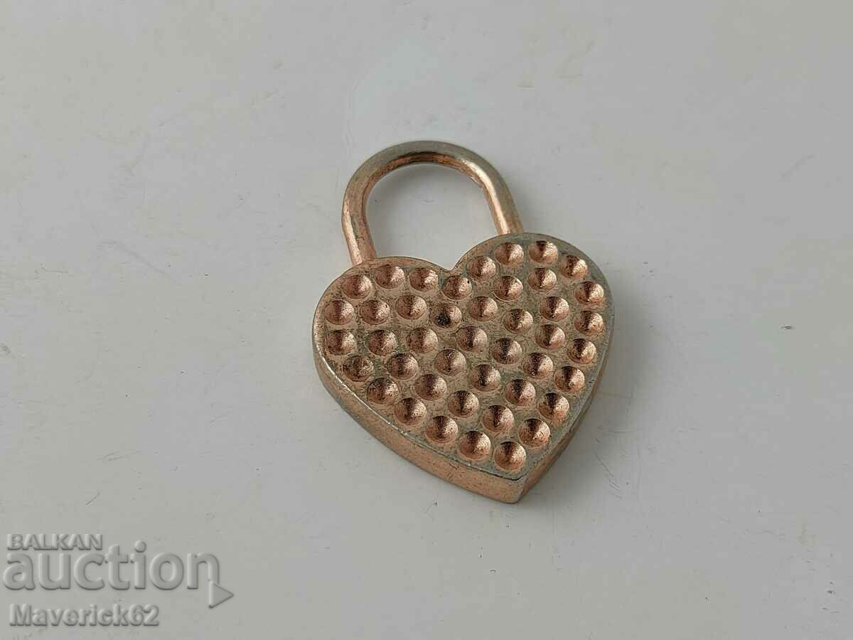 Pendant heart padlock with price 5.00 BGN | € 2.56 Pendant heart padlock with price 5.00 BGN | € 2.56