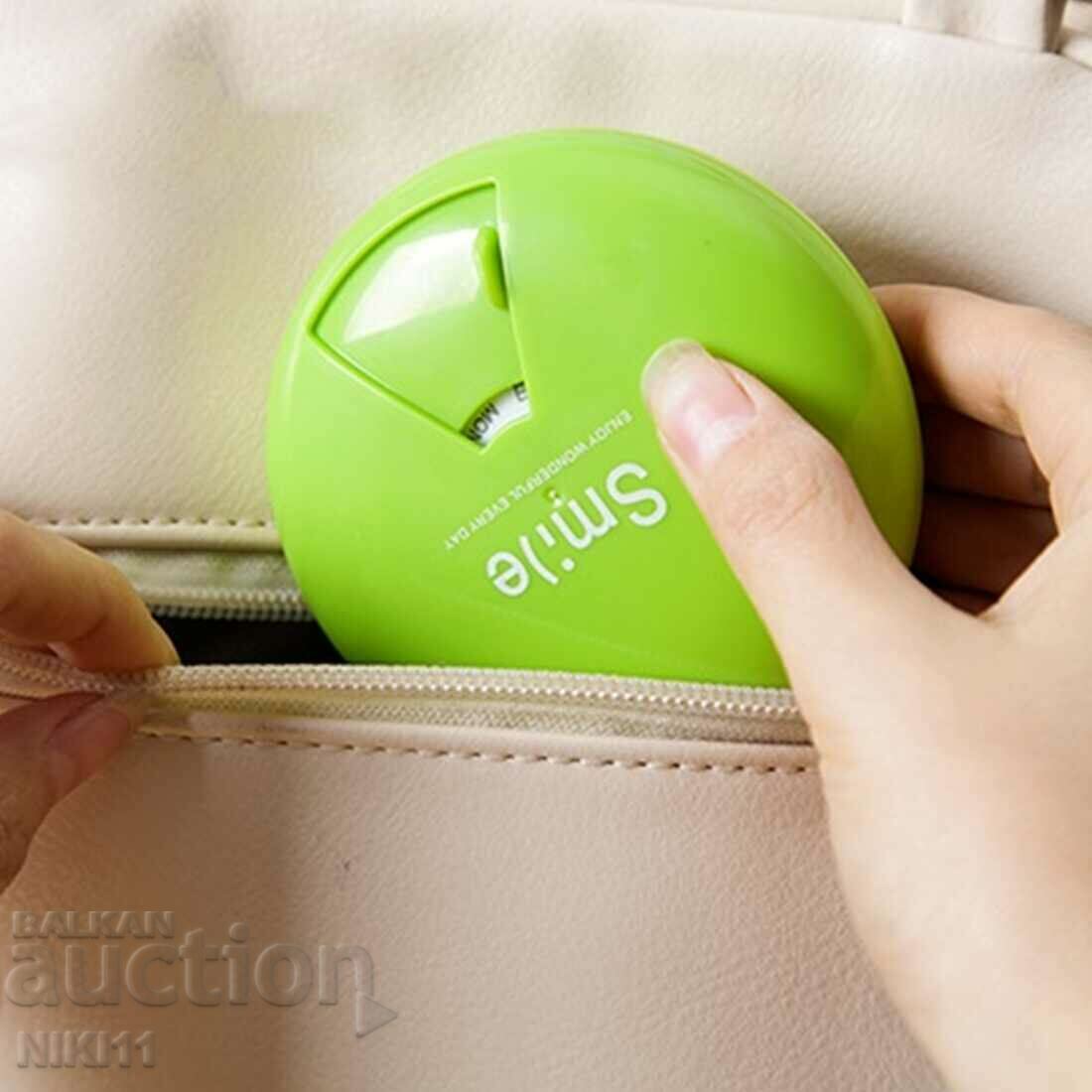 Auction Pill box with 7 compartments for 1 week, 7 days Auction Pill box with 7 compartments for 1 week, 7 days