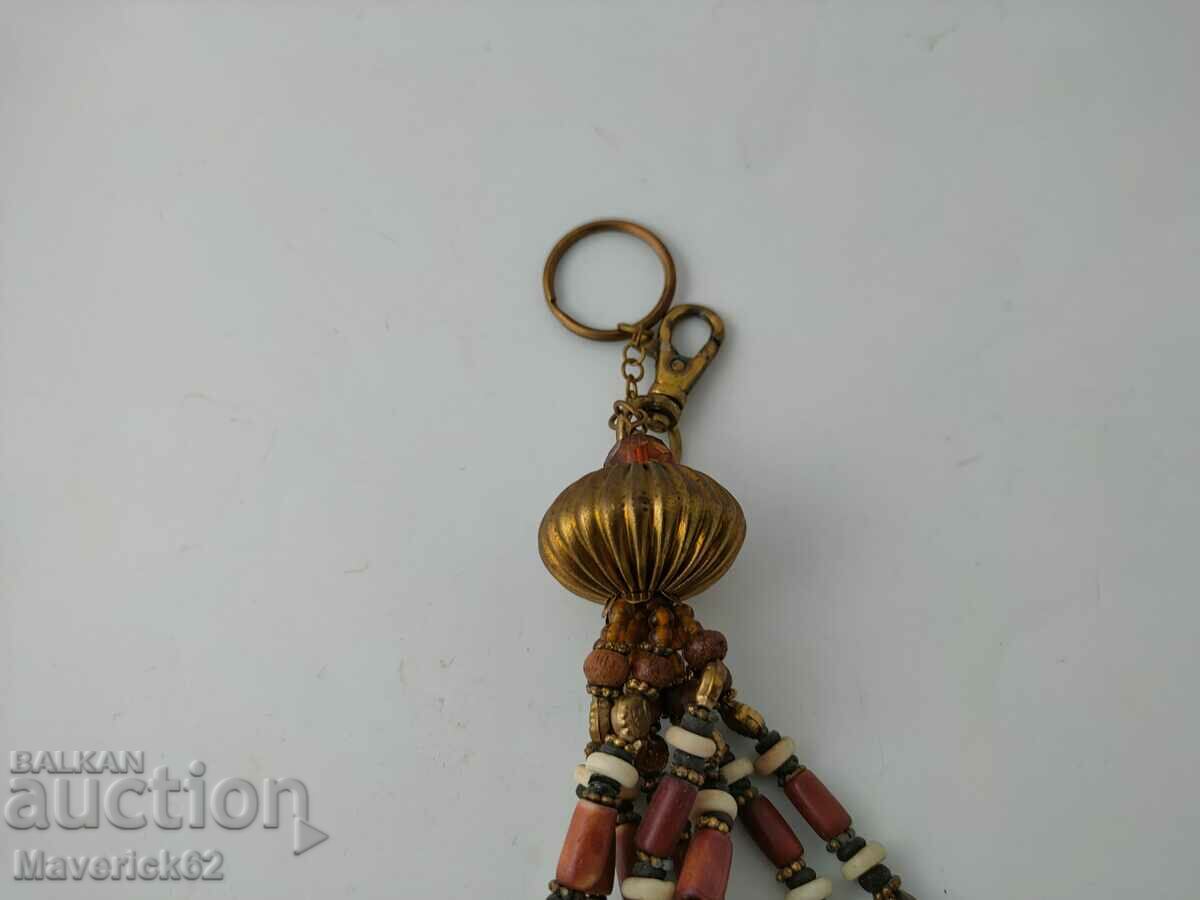 Un inel de chei vechi cu preț 20.00 BGN | € 10.23 Un inel de chei vechi cu preț 20.00 BGN | € 10.23