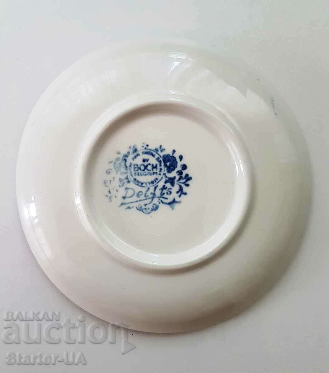 Auction Souvenir plate "BOCH DELFTS". Porcelain Auction Souvenir plate "BOCH DELFTS". Porcelain