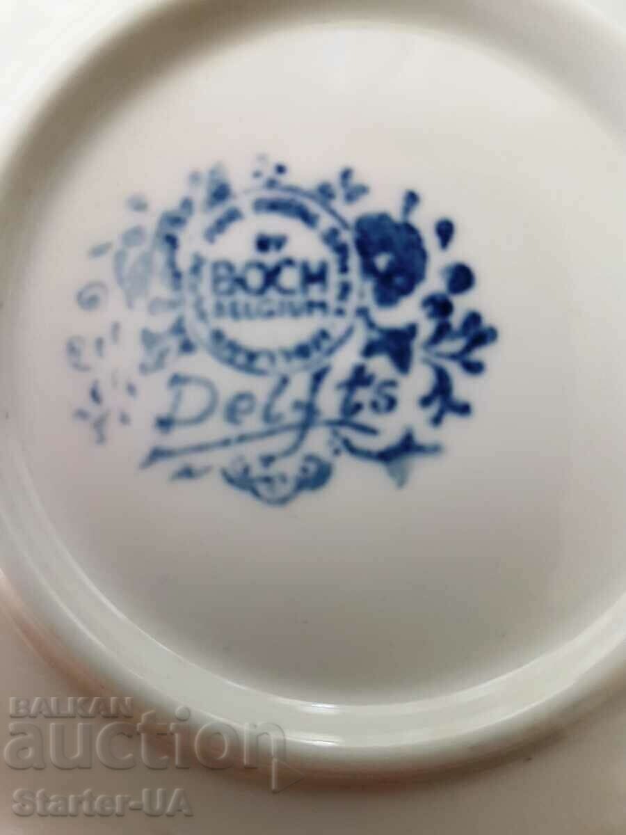 Delivery of Souvenir plate "BOCH DELFTS". Porcelain Delivery of Souvenir plate "BOCH DELFTS". Porcelain