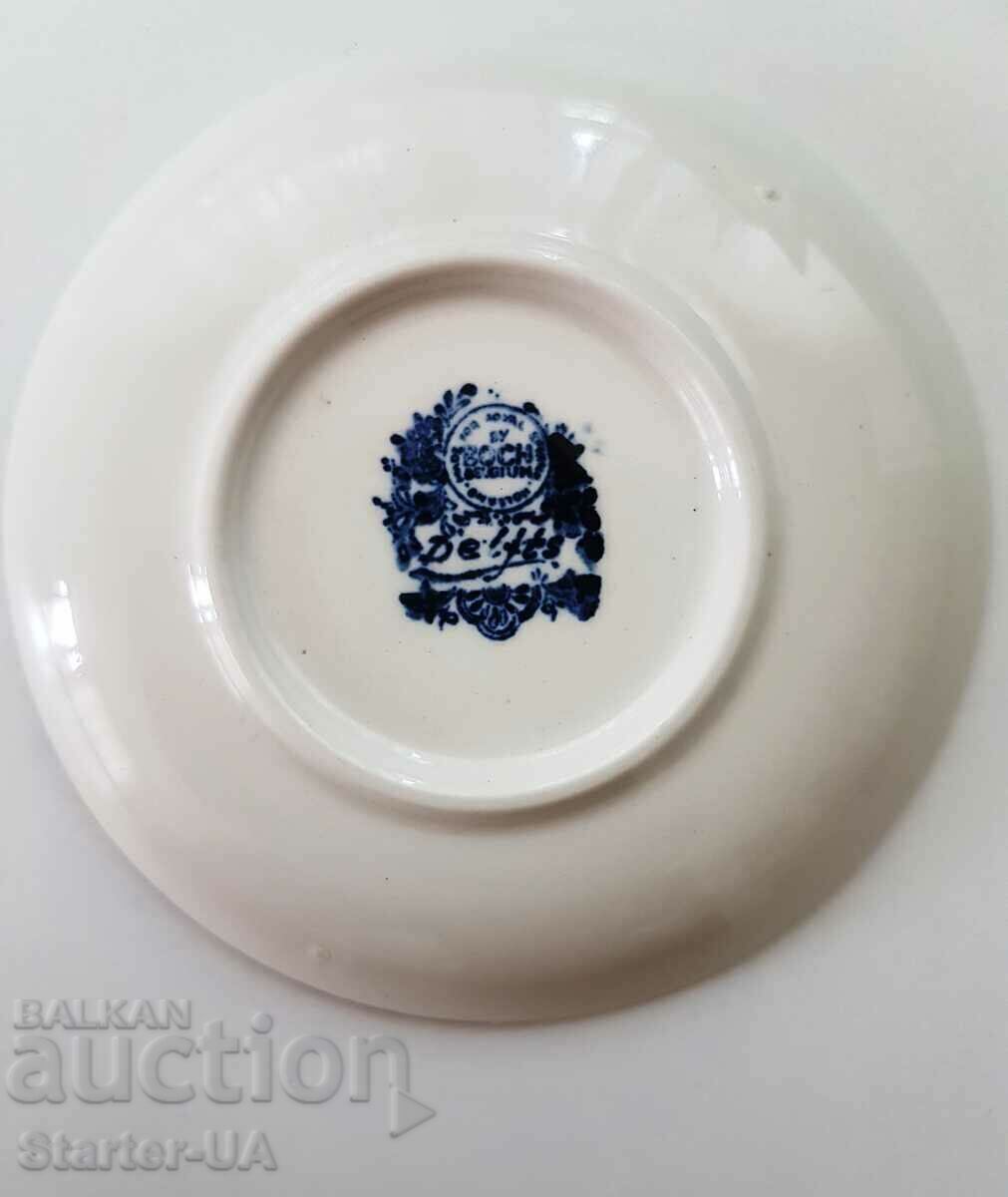 Auction  Souvenir plate "BOCH DELFTS". Porcelain
