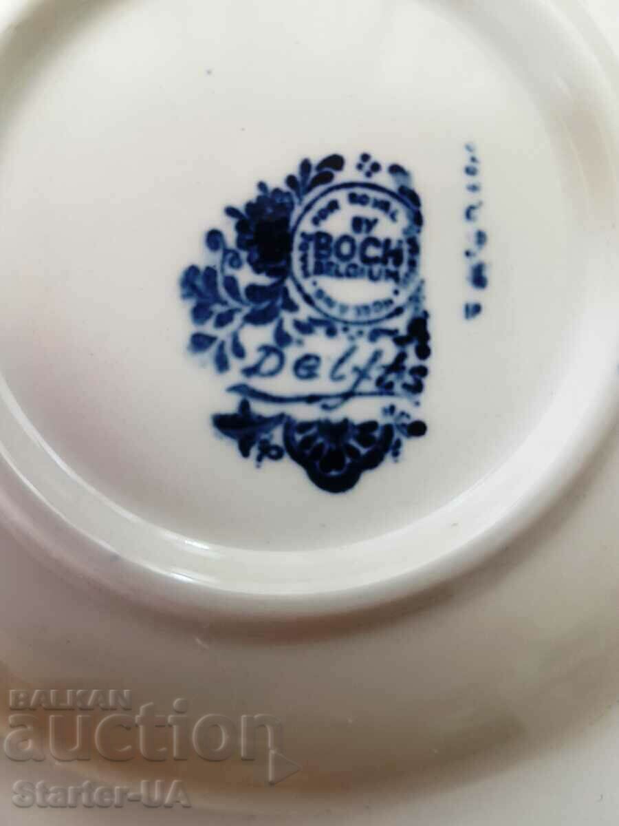 Delivery of Souvenir plate "BOCH DELFTS". Porcelain. Delivery of Souvenir plate "BOCH DELFTS". Porcelain.