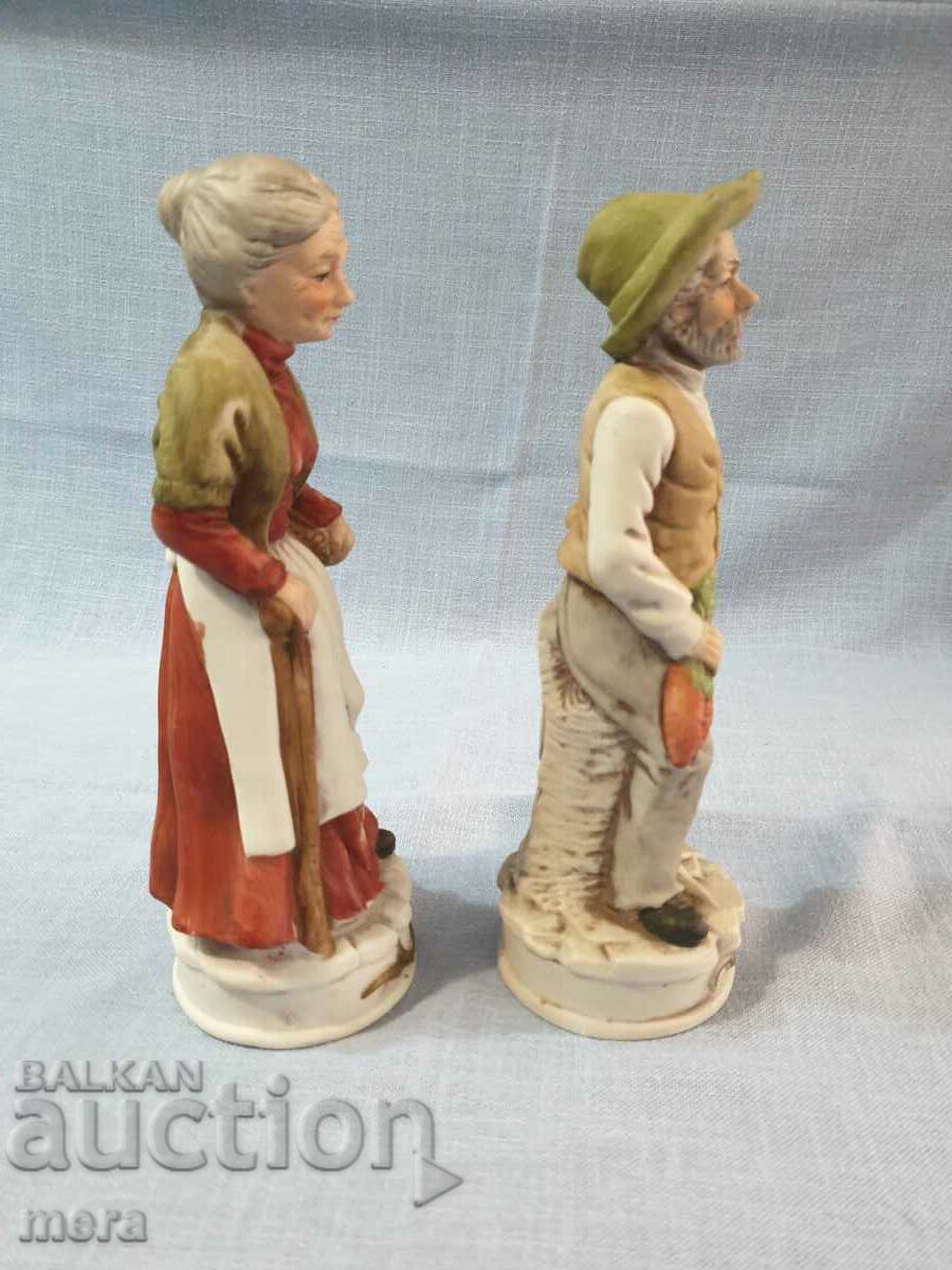 Delivery of Porcelain figures Delivery of Porcelain figures