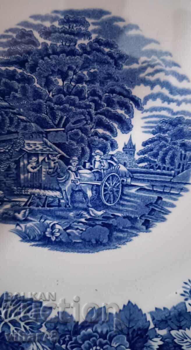 Δημοπρασία Ένα μεγάλο πιάτο Δημοπρασία Ένα μεγάλο πιάτο