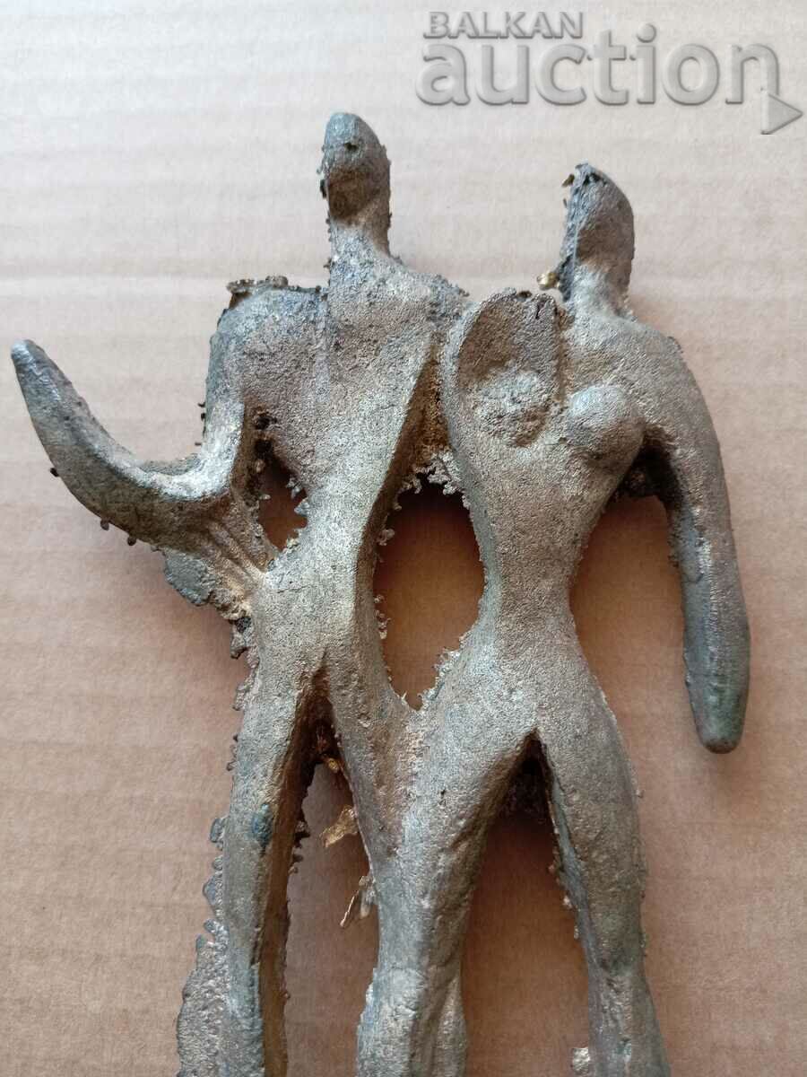 Auction  Statuette woman and man figure plastic sculpture NRB 70s