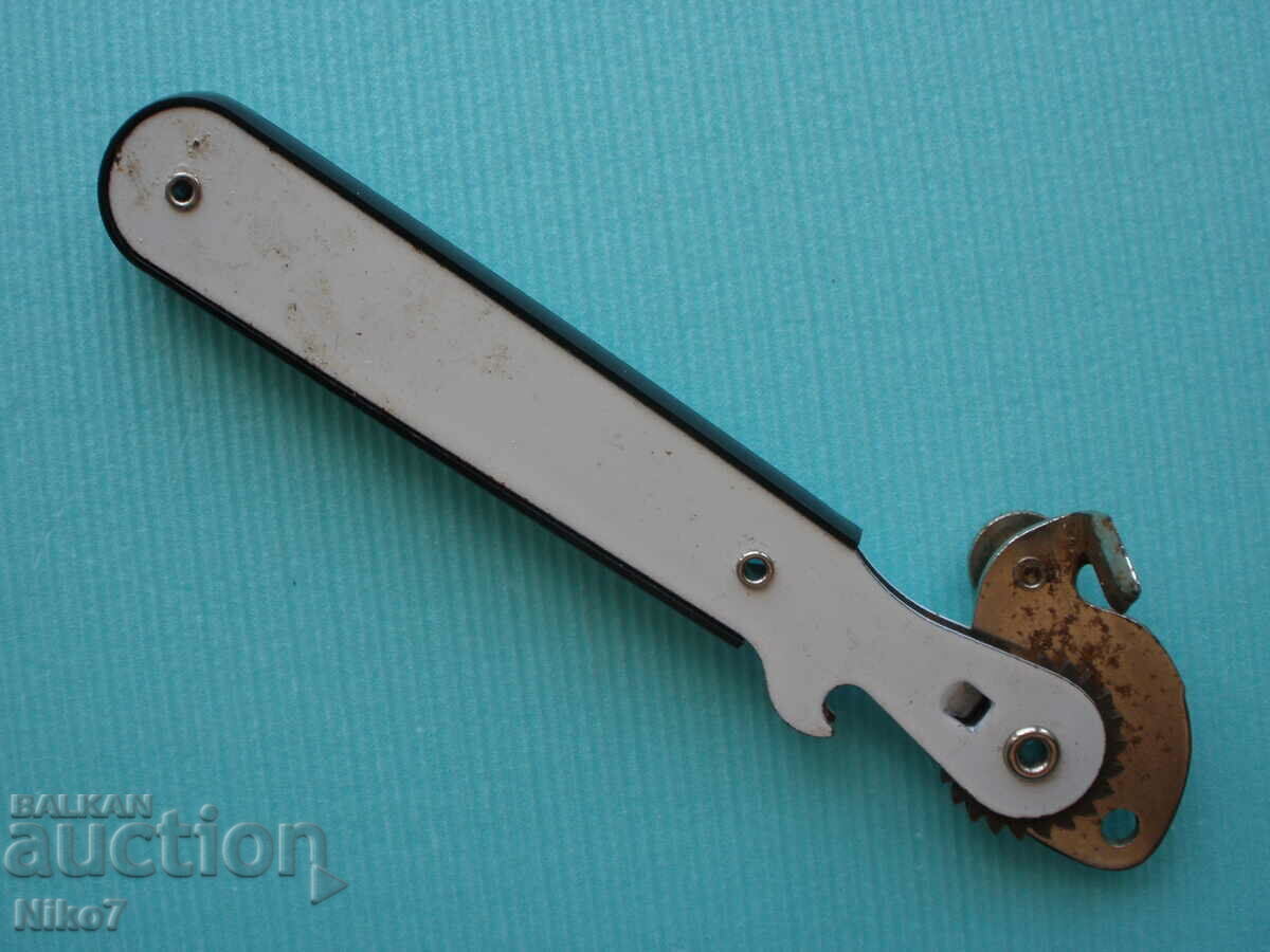 Old, German can opener "SOLINGEN". with price 24.99 BGN | € 12.78 Old, German can opener "SOLINGEN". with price 24.99 BGN | € 12.78