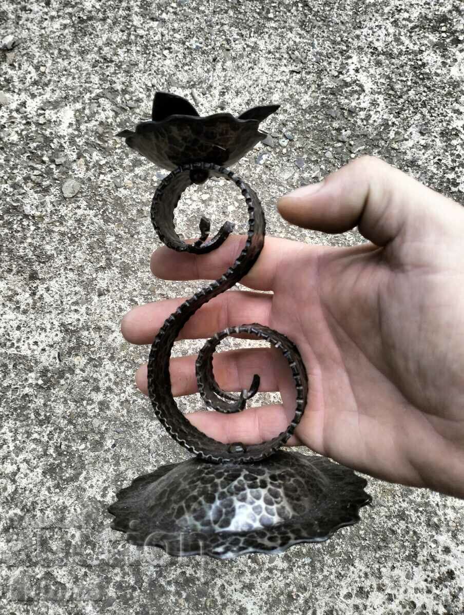 Auction  Iron candlestick