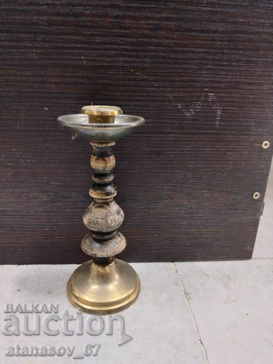 Bronze candle holder with wooden elements