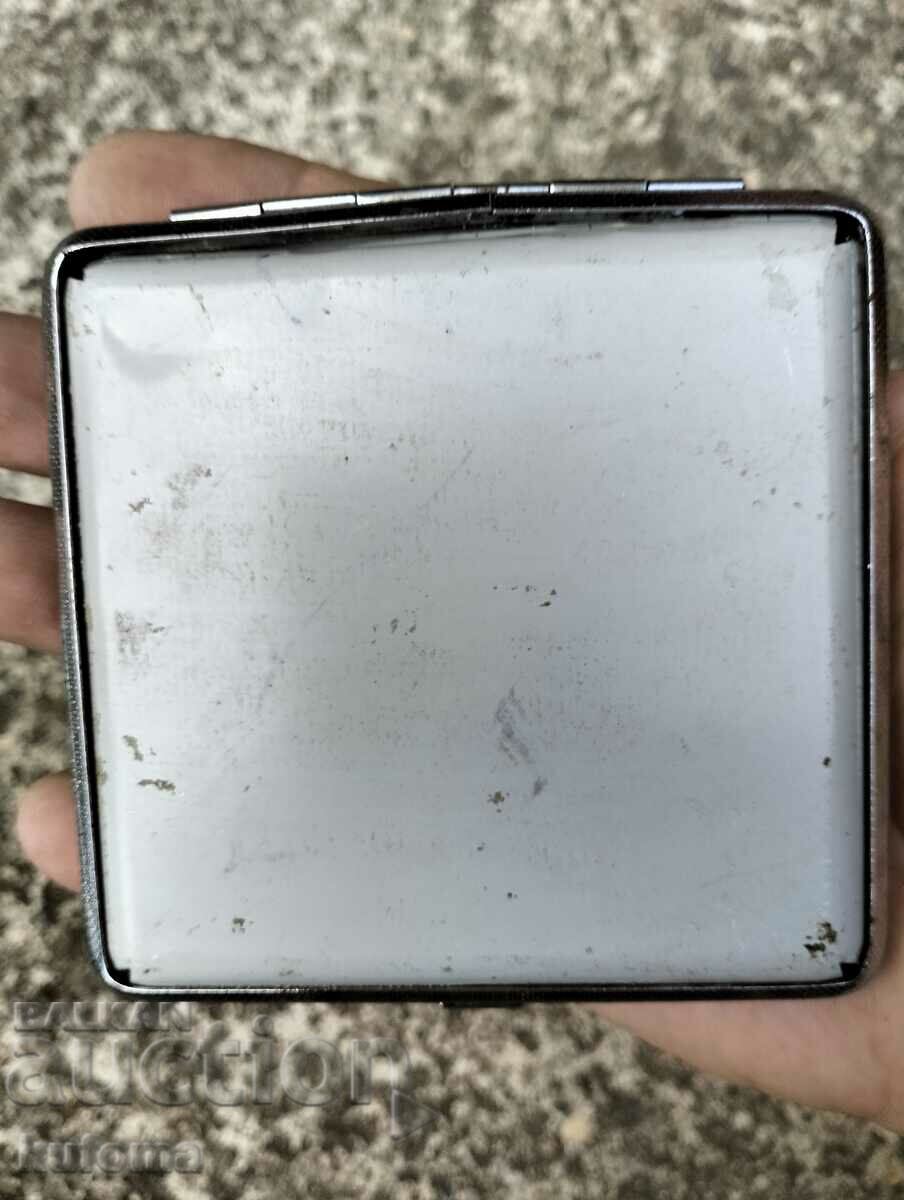 The snuff box with price 4.99 BGN | € 2.55