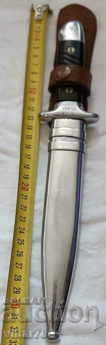 Auction Knife of the day Auction Knife of the day