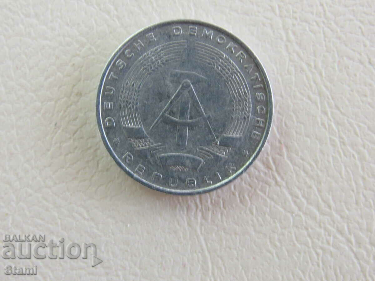 Delivery of 5 pfenning -GDR-1968, 287m Delivery of 5 pfenning -GDR-1968, 287m