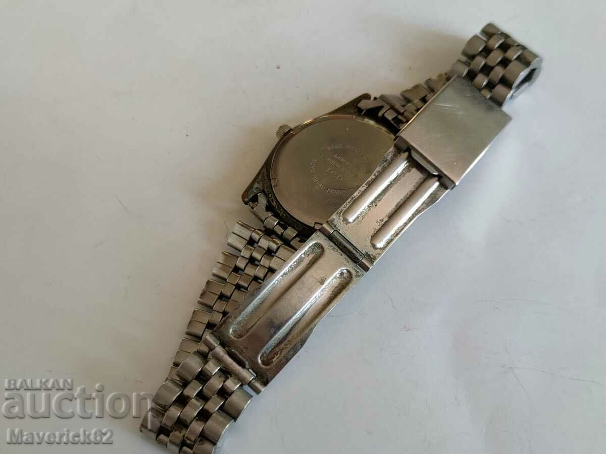 Auction Q&Q Clock 1 Auction Q&Q Clock 1