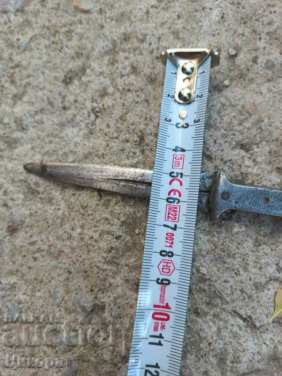 OLD BACHELOR'S DAGGER - 6 OLD BACHELOR'S DAGGER - 6