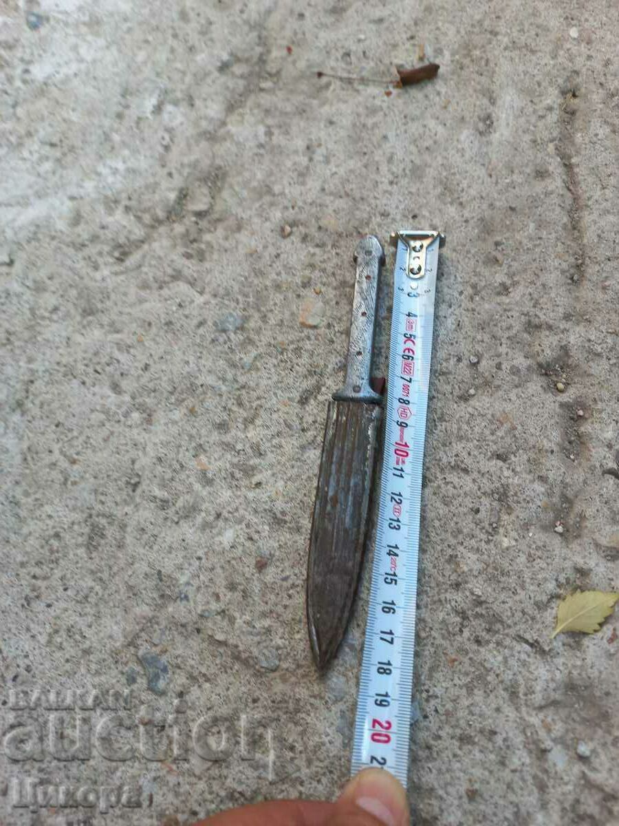 OLD BACHELOR'S DAGGER - 7 OLD BACHELOR'S DAGGER - 7