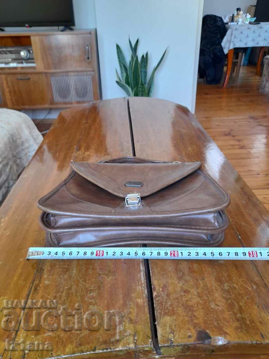 An old LEDA handbag - 5