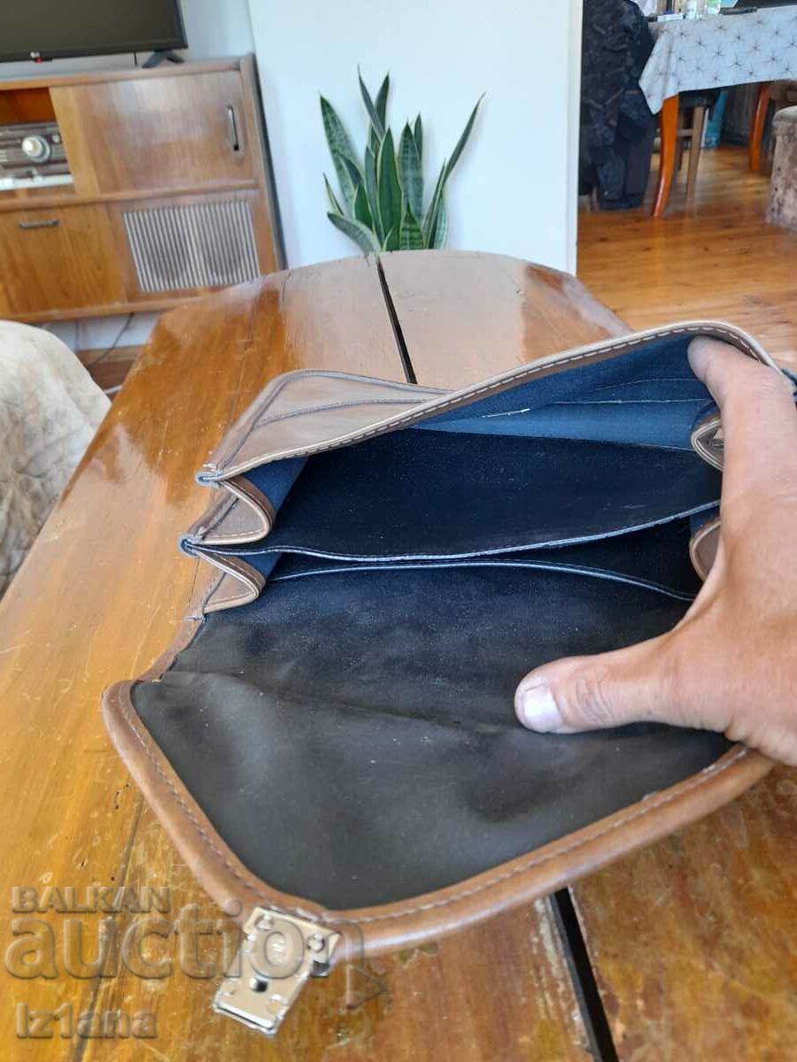 An old LEDA handbag - 6