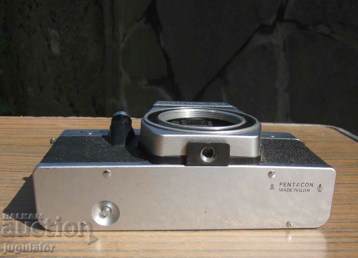 Delivery of German camera PRAKTICA L 2 works Delivery of German camera PRAKTICA L 2 works