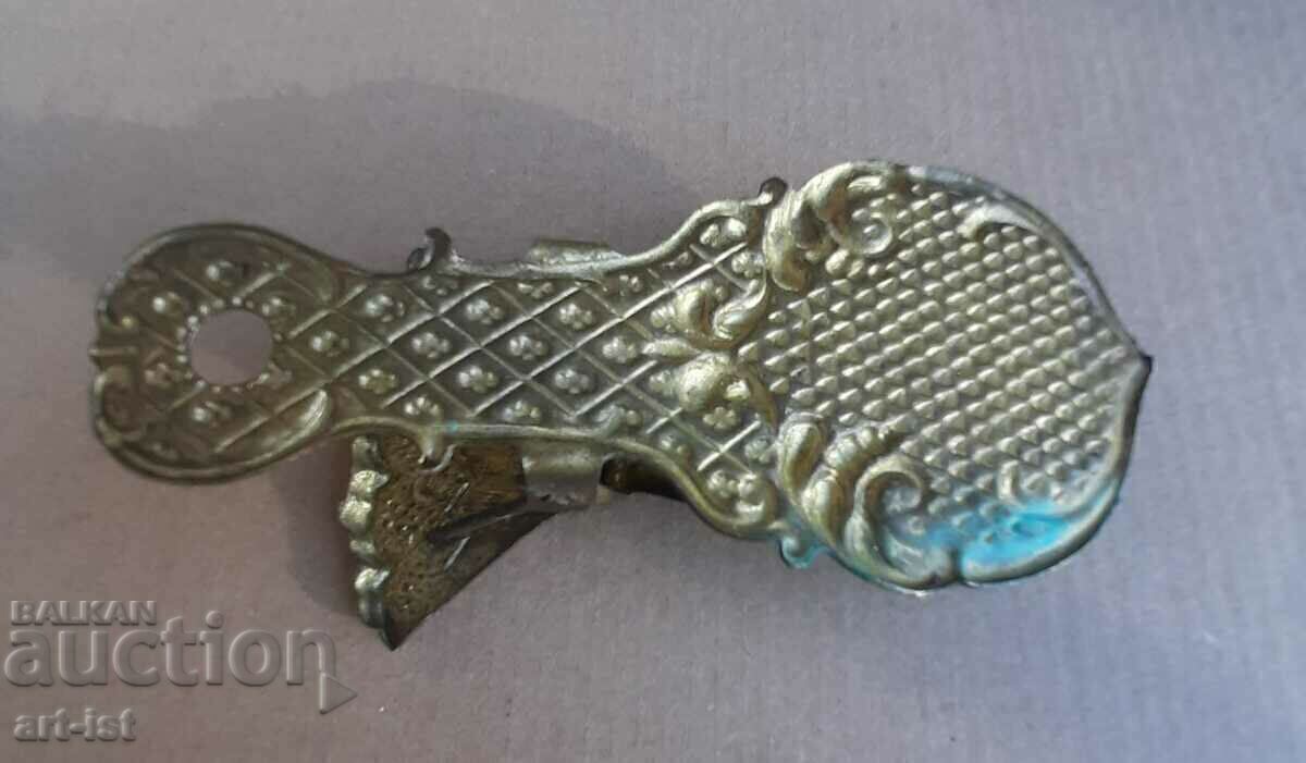 Auction A unique bronze Victorian letter clip Auction A unique bronze Victorian letter clip