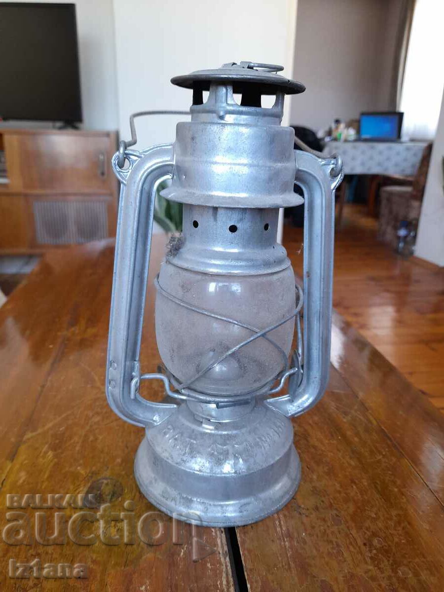 Veche lanternă cu gaz BAT - 5