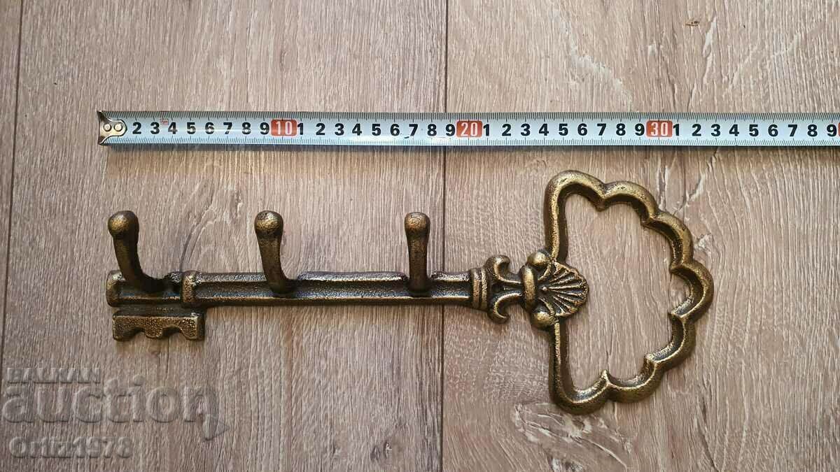 Large cast iron key, hanger. 32cm Large cast iron key, hanger. 32cm