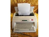 Typewriter electric professional OLIMPIA JAPAN.