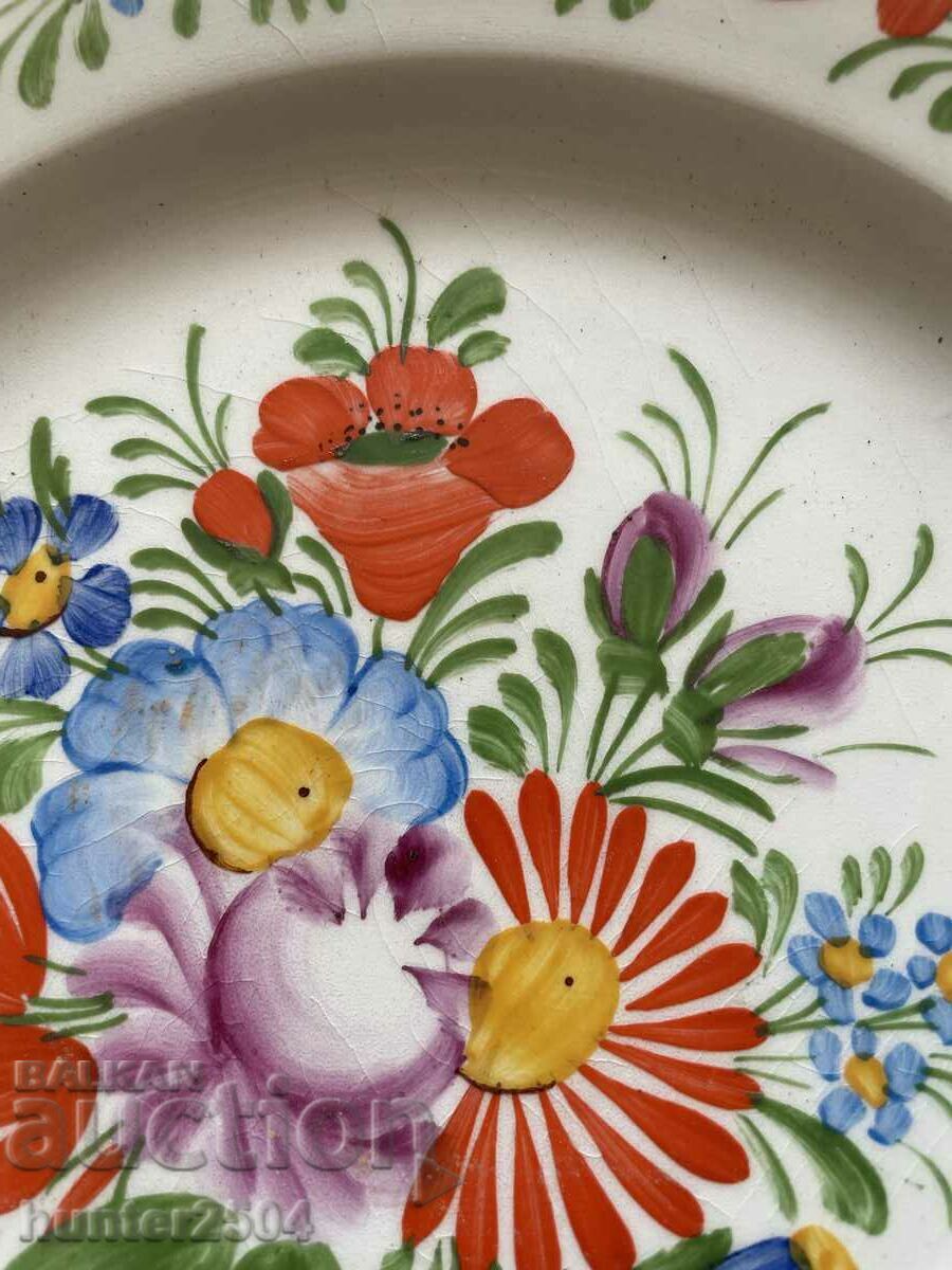 Plate - 22 cm. Czechoslovakia with price 34.95 BGN | € 17.87 Plate - 22 cm. Czechoslovakia with price 34.95 BGN | € 17.87