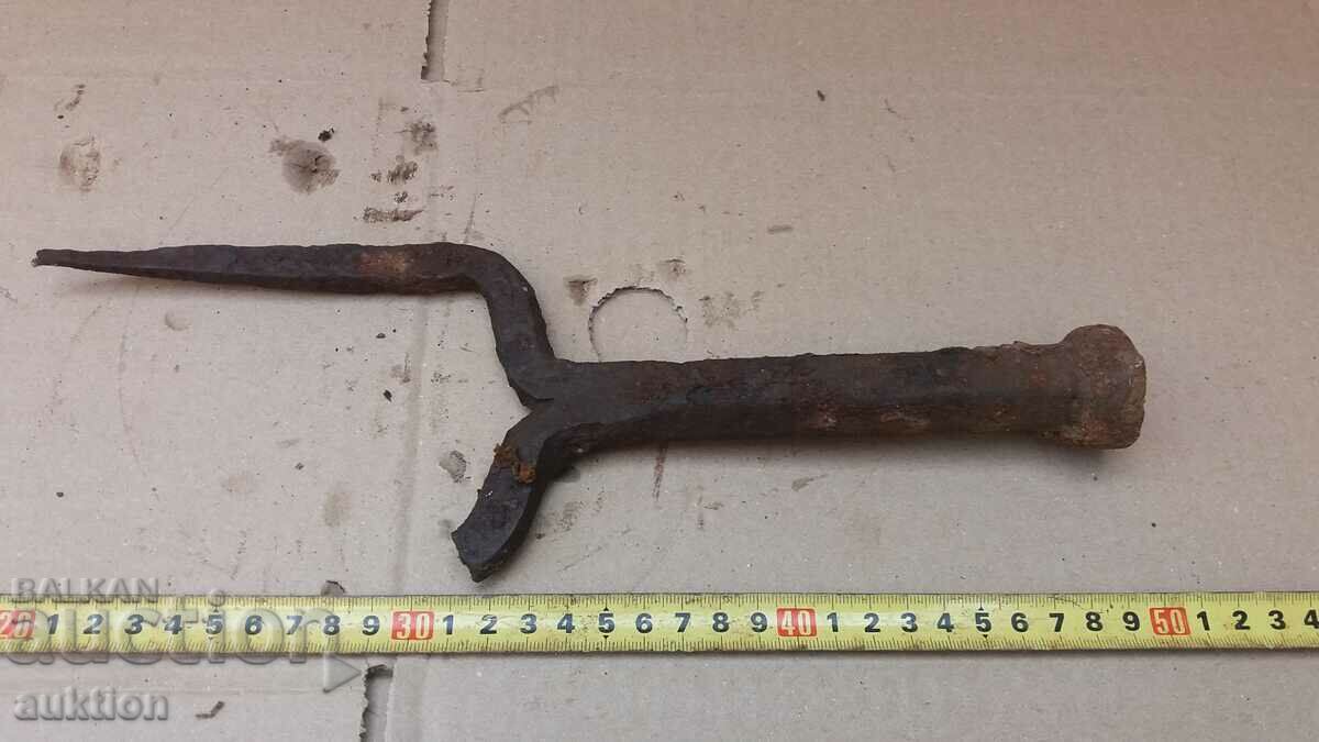 Auction  SOLID FORGED ANvil, MOVABLE