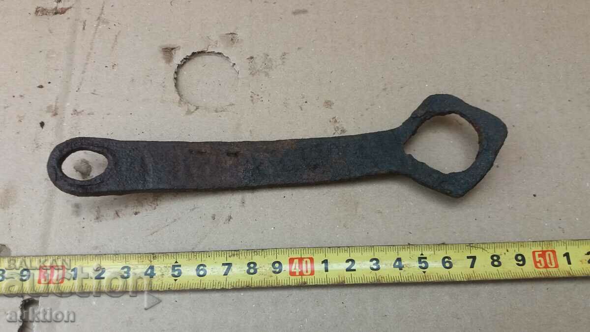 WROUGHT RENAISSANCE GATE LOCK - 6 WROUGHT RENAISSANCE GATE LOCK - 6