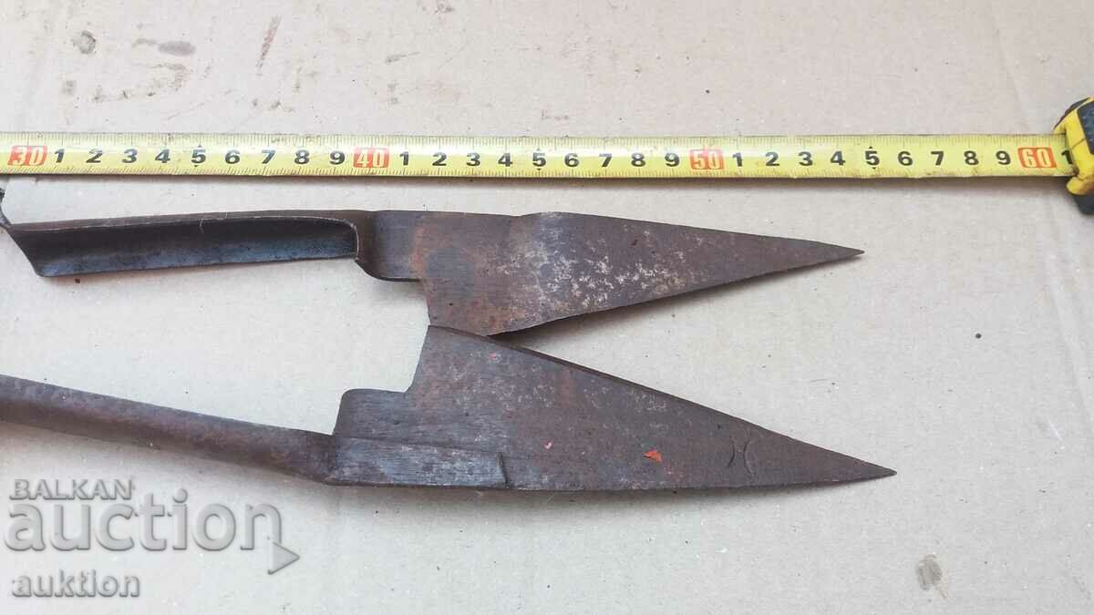 OLD SHEEP SHEARS - 5 OLD SHEEP SHEARS - 5
