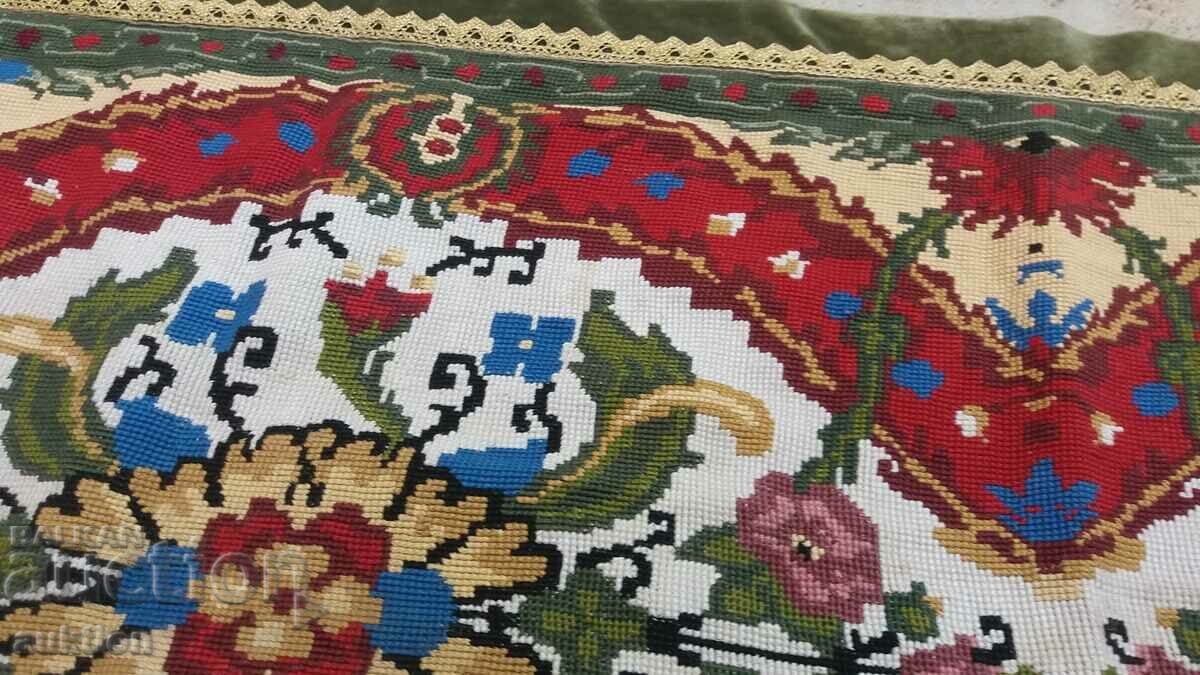 Delivery of UNICLAN HAND SEWED APRON, TAPESTRY