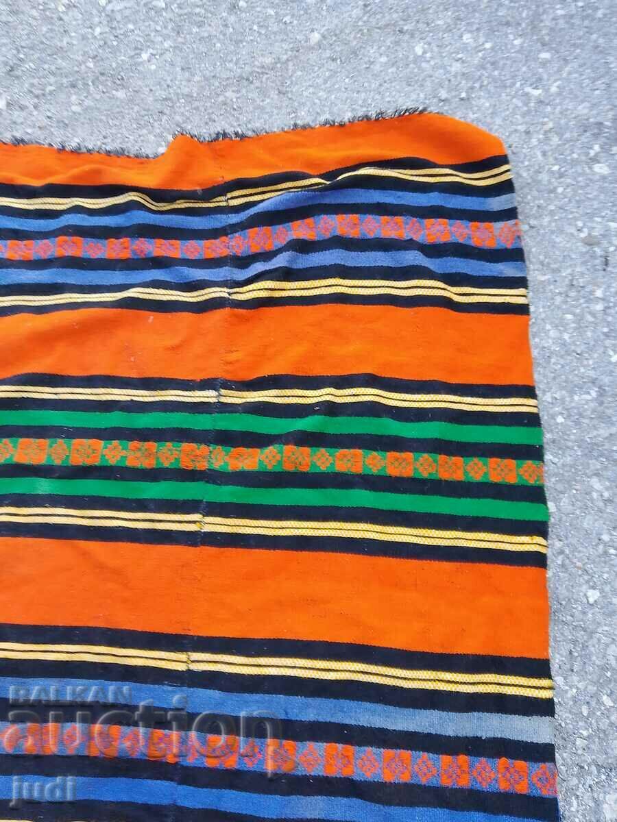 Licitație Un covor mare de lână Licitație Un covor mare de lână