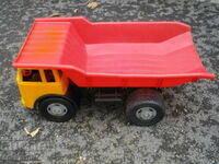 SOCIAL TOY TRUCK LARGE DUMP TRUCK